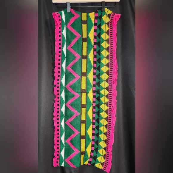 Bright Multi-Colored Knit Infinity Scarf Geometric Ruffle Fuchsia Green Gold - Picture 3 of 4